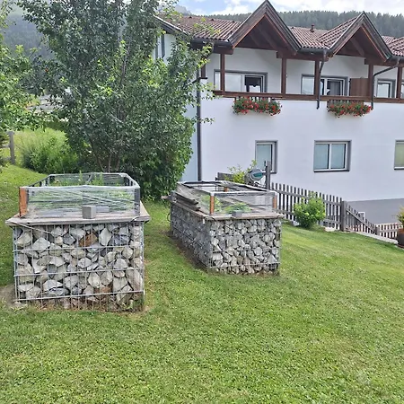 罗斯玛丽公寓 *