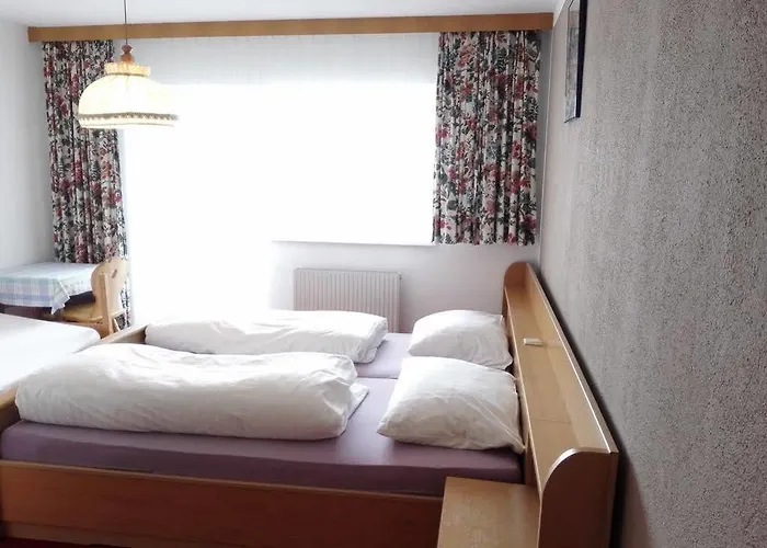 罗斯玛丽公寓 *