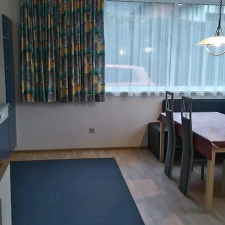 Rosmarie アパート フェンデルス